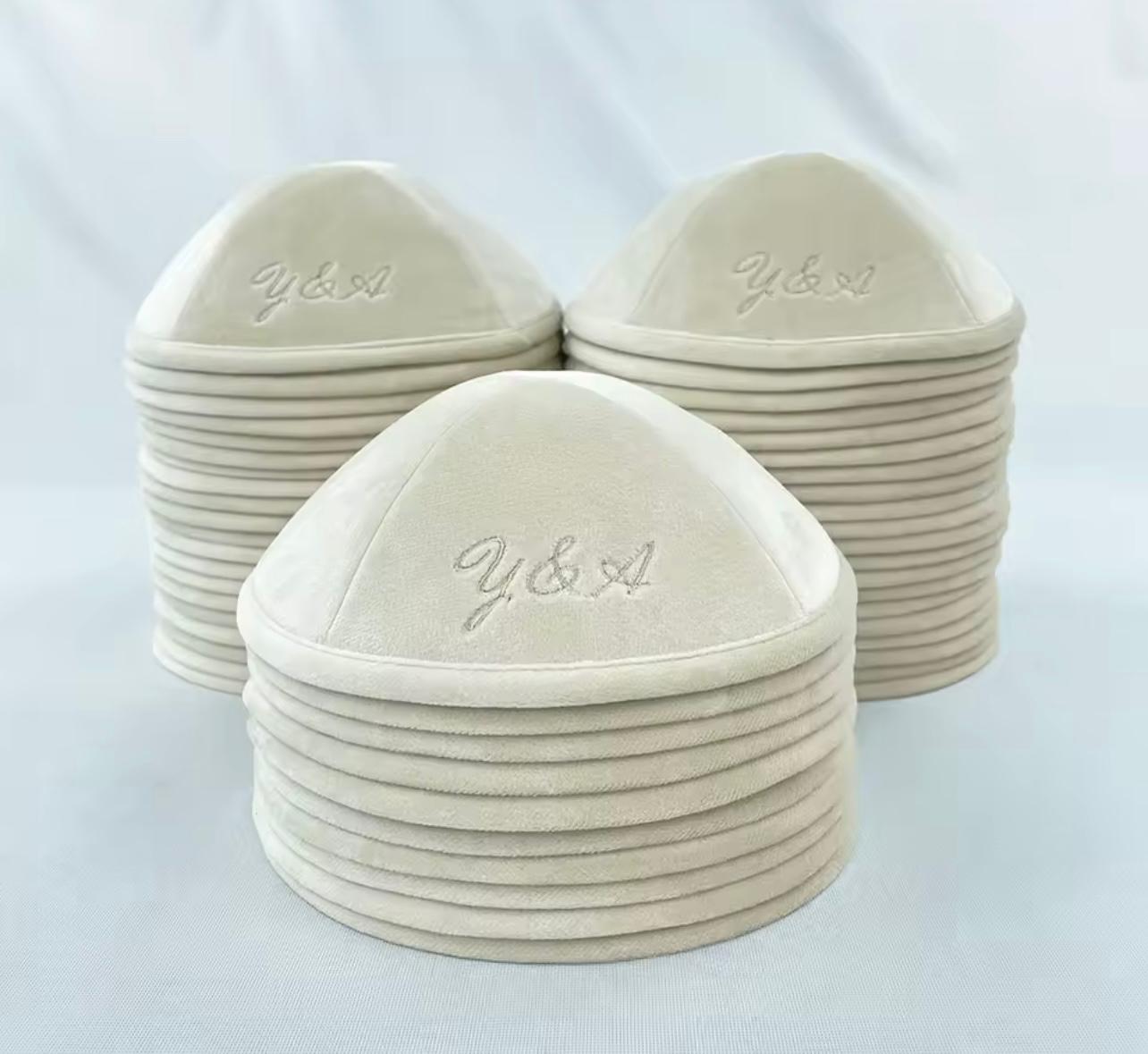 Kippa en velours classique élégante pour cérémonie juive – Maison Adar
